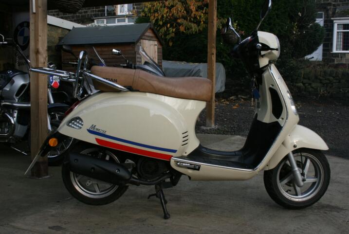 Scooter Baotian BT125T-21A3 LUZ TRASERA Impermeable de alta calidad