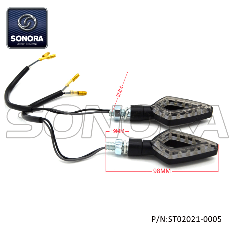 Cuerpo de plástico negro mate con 15 lentes LED disponibles en color humo transparente E-mark LED Light (P / N: ST02021-0005) Calidad superior